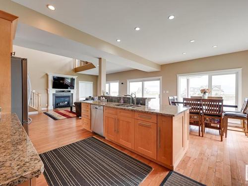 27 Sunset Hb, Rural Wetaskiwin County, AB 