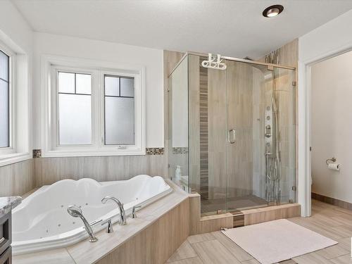 3813 Macneil Heath, Edmonton, AB - Indoor Photo Showing Bathroom