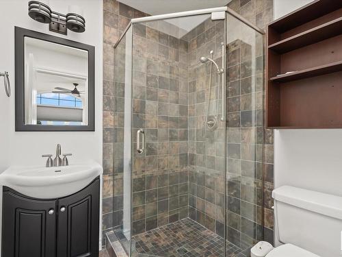 3813 Macneil Heath, Edmonton, AB - Indoor Photo Showing Bathroom