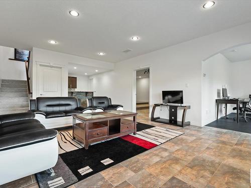 3813 Macneil Heath, Edmonton, AB - Indoor Photo Showing Living Room