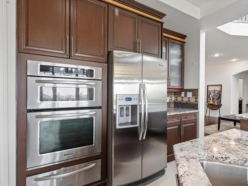 3813 Macneil Heath, Edmonton, AB - Indoor Photo Showing Kitchen With Upgraded Kitchen