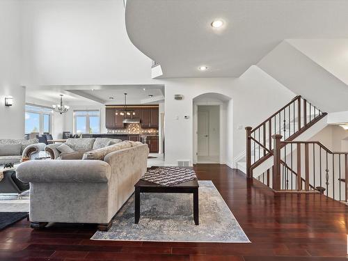 3813 Macneil Heath, Edmonton, AB - Indoor Photo Showing Living Room