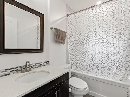 3813 Macneil Heath, Edmonton, AB - Indoor Photo Showing Bathroom