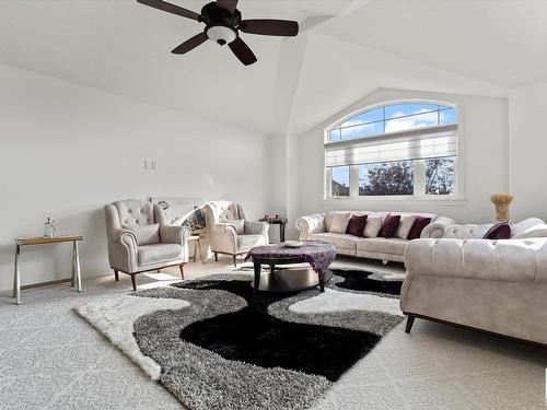 3813 Macneil Heath, Edmonton, AB - Indoor Photo Showing Living Room