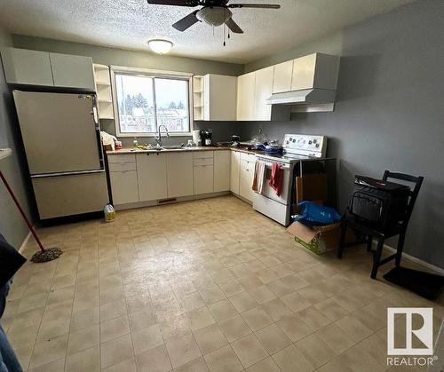 3705 53 Street, Wetaskiwin, AB - Indoor Photo Showing Kitchen