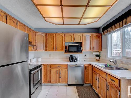 15425 98 Street, Edmonton, AB - Indoor Photo Showing Kitchen With Double Sink