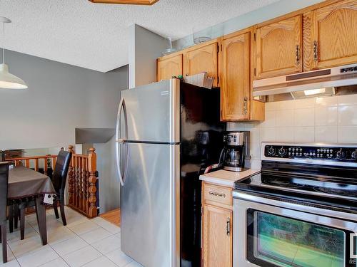 15425 98 Street, Edmonton, AB - Indoor Photo Showing Kitchen