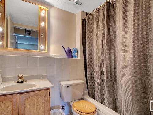 15425 98 Street, Edmonton, AB - Indoor Photo Showing Bathroom