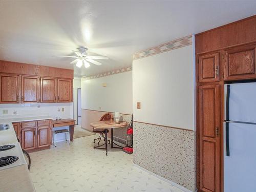 5041 55 Ave, St. Paul Town, AB - Indoor Photo Showing Kitchen