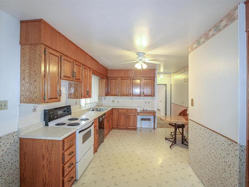 5041 55 Ave, St. Paul Town, AB - Indoor Photo Showing Kitchen With Double Sink