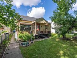 11538 90 ST NW  Edmonton, AB T5B 3Y1