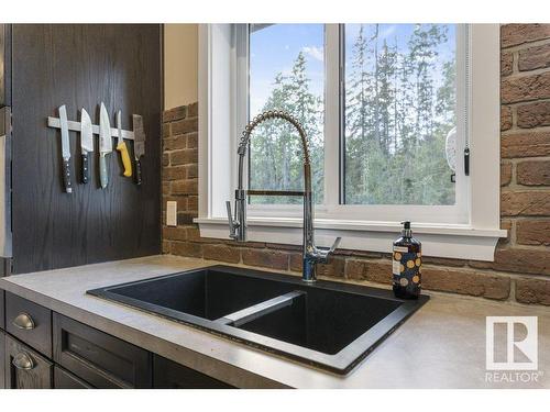 203 55504 Rge Rd 13, Rural Lac Ste. Anne County, AB - Indoor Photo Showing Kitchen With Double Sink