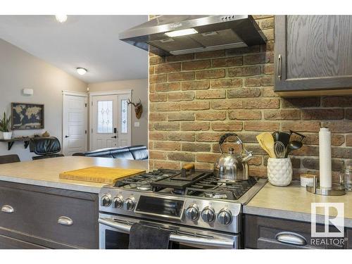 203 55504 Rge Rd 13, Rural Lac Ste. Anne County, AB - Indoor Photo Showing Kitchen