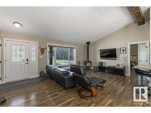 203 55504 Rge Rd 13, Rural Lac Ste. Anne County, AB - Indoor Photo Showing Living Room