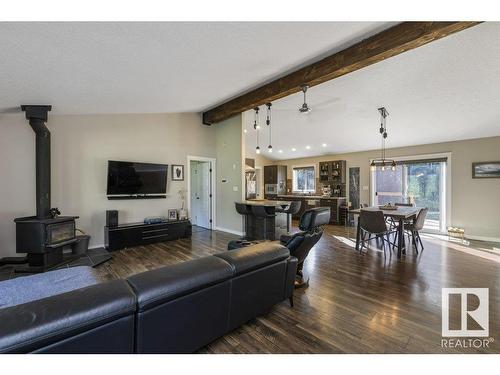 203 55504 Rge Rd 13, Rural Lac Ste. Anne County, AB - Indoor Photo Showing Living Room