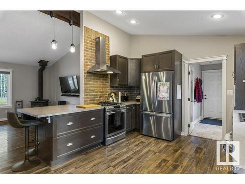 203 55504 Rge Rd 13, Rural Lac Ste. Anne County, AB - Indoor Photo Showing Kitchen With Upgraded Kitchen