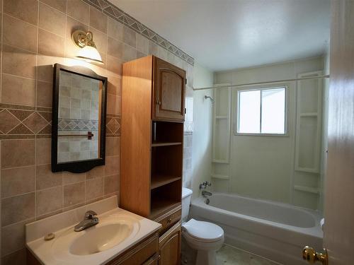 4801 42 Street, St. Paul Town, AB - Indoor Photo Showing Bathroom