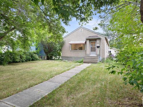 9023 90 St Nw, Edmonton, AB 