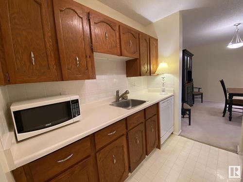 113 14811 51 Avenue, Edmonton, AB - Indoor Photo Showing Kitchen