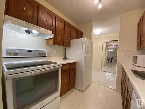 113 14811 51 Avenue, Edmonton, AB - Indoor Photo Showing Kitchen