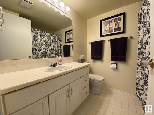 113 14811 51 Avenue, Edmonton, AB - Indoor Photo Showing Bathroom