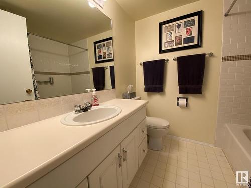 113 14811 51 Avenue, Edmonton, AB - Indoor Photo Showing Bathroom