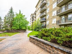 #1-606 4245 139 AV NW  Edmonton, AB T5Y 3E8