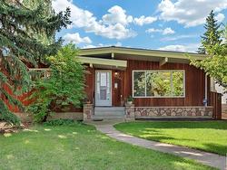 11471 48 AV NW  Edmonton, AB T6H 0C9