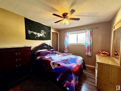 5144 49 Avenue, Drayton Valley, AB - Indoor Photo Showing Bedroom