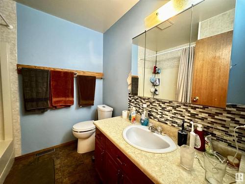 5144 49 Avenue, Drayton Valley, AB - Indoor Photo Showing Bathroom