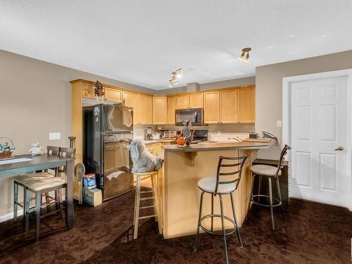 114 13710 150 Avenue, Edmonton, AB - Indoor Photo Showing Kitchen