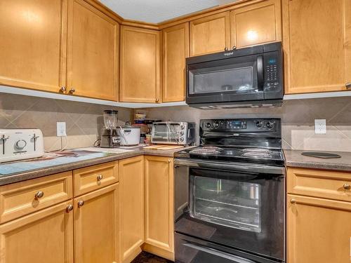 114 13710 150 Avenue, Edmonton, AB - Indoor Photo Showing Kitchen