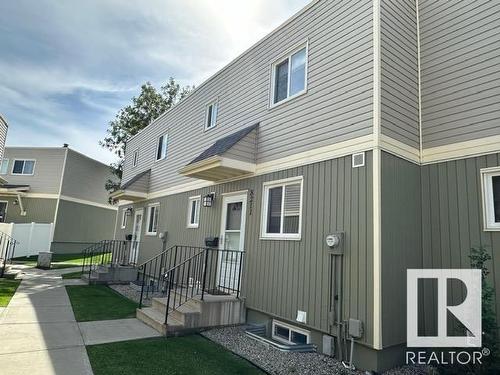 8211 182 St Nw, Edmonton, AB 