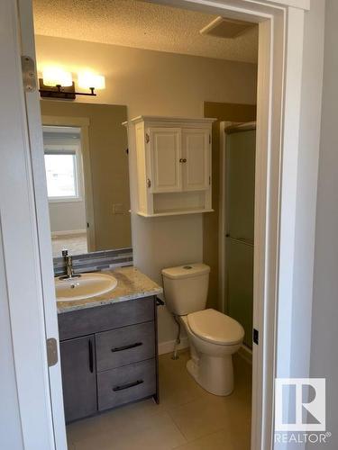 7315 Creighton Close, Edmonton, AB - Indoor Photo Showing Bathroom