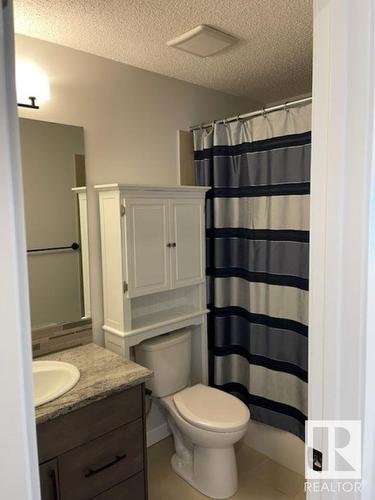 7315 Creighton Close, Edmonton, AB - Indoor Photo Showing Bathroom