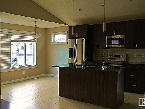 7315 Creighton Close, Edmonton, AB - Indoor Photo Showing Kitchen