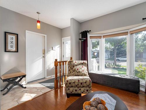 26 Lennox Drive, St. Albert, AB - Indoor Photo Showing Living Room