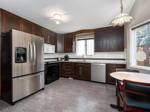 26 Lennox Drive, St. Albert, AB - Indoor Photo Showing Kitchen