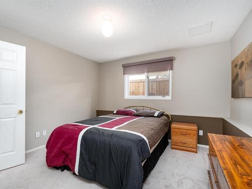 26 Lennox Drive, St. Albert, AB - Indoor Photo Showing Bedroom