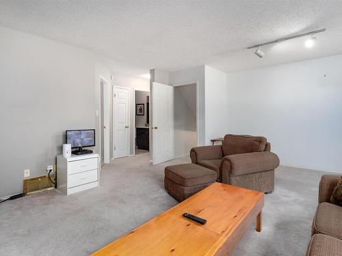 26 Lennox Drive, St. Albert, AB - Indoor Photo Showing Living Room