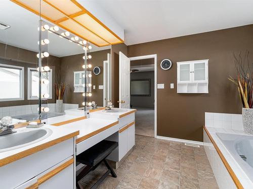 26 Lennox Drive, St. Albert, AB - Indoor Photo Showing Bathroom