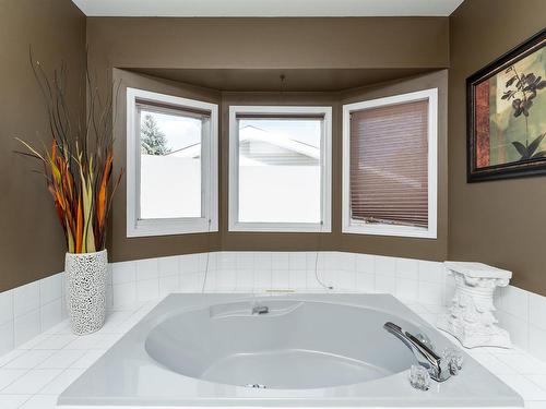 26 Lennox Drive, St. Albert, AB - Indoor Photo Showing Bathroom