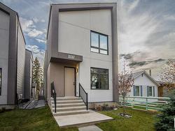 10507 63 AV NW  Edmonton, AB T6H 1P5