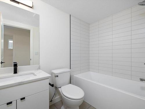 11740 91 Street, Edmonton, AB - Indoor Photo Showing Bathroom