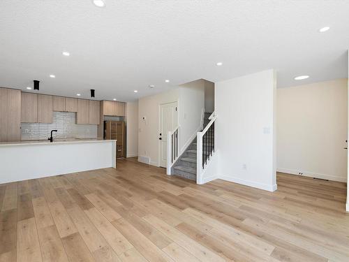 11740 91 Street, Edmonton, AB - Indoor Photo Showing Kitchen