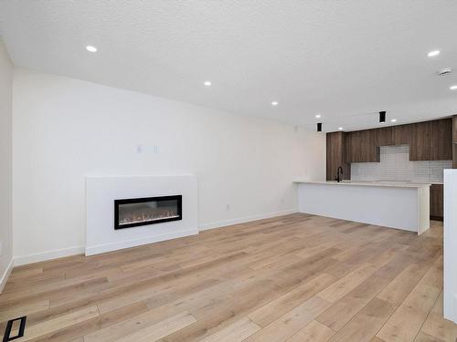 11740 91 Street, Edmonton, AB - Indoor With Fireplace