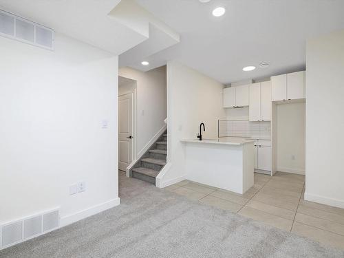 11738 91 Street, Edmonton, AB - Indoor Photo Showing Kitchen