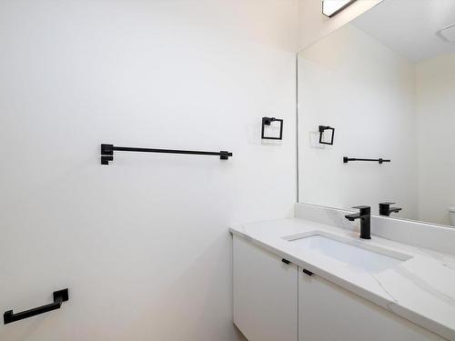 11738 91 Street, Edmonton, AB - Indoor Photo Showing Bathroom