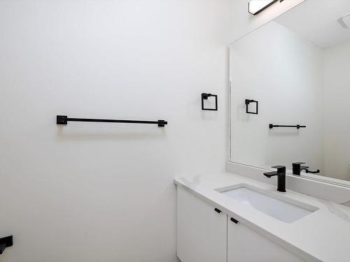 11738 91 Street, Edmonton, AB - Indoor Photo Showing Bathroom