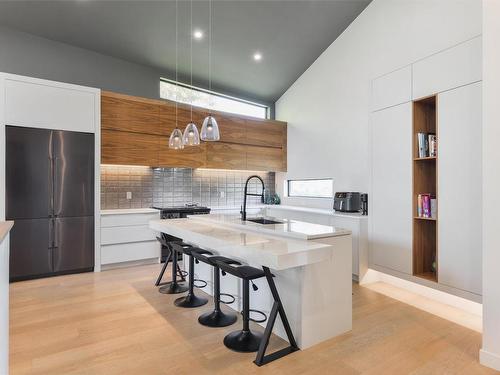 10918 117 Street, Edmonton, AB - Indoor Photo Showing Kitchen